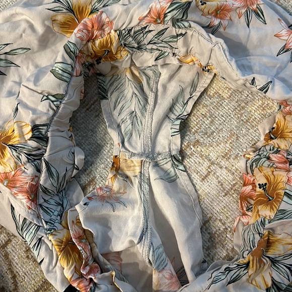 Roxy hibiscus 🌺 shorts size small - Picture 3 of 6